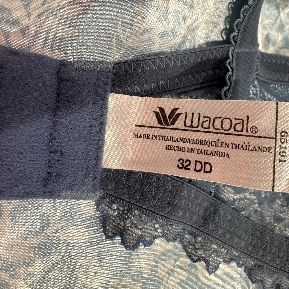 NWOT WACOAL BRA - Picture 6 of 6
